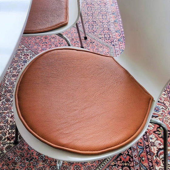 Læder til Arne Jacobsen 7'er stol | cognac – By Fogstrup